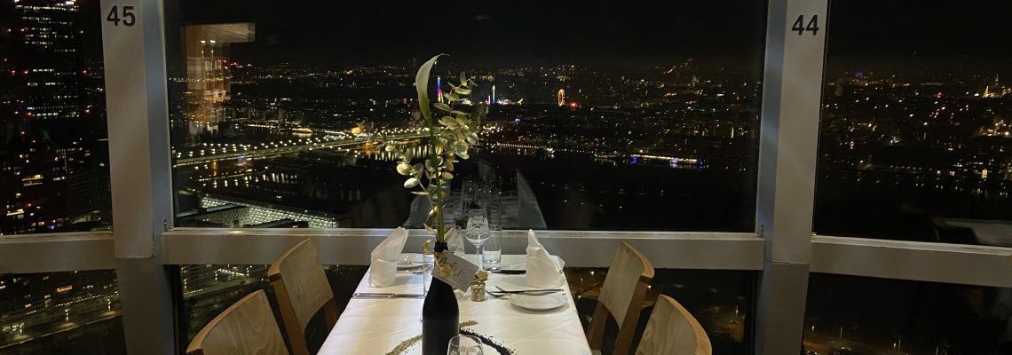 Silvesterbuffet im Turm Café – Feiern auf 160 Metern Höhe!