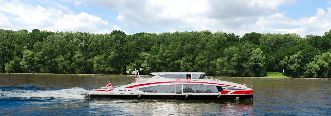 Die Aktionen für die gesamte Saison 2023 ermöglichen besonders günstige Fahrten mit dem Twin City Liner.