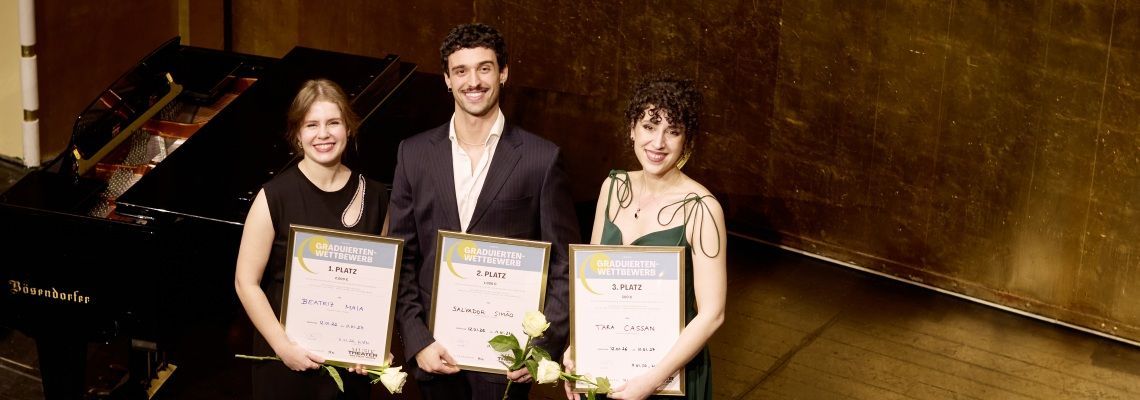 v.l.: Beatriz Maia, Salvador Simao, Tara Cassan