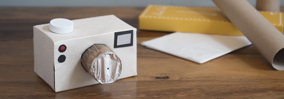 "Upcycling Camera!" heißt der Kinderworkshop am 20. Mai 2023 im Rahmen der Ausstellung Mining Photography.