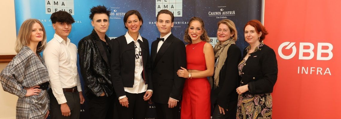 v.l.n.r.: ÖBB-Lehrlinge, Alex Melcher, Silvia Angelo, Moritz Mausser, Katharina Gorgi, Ulrike Spann und Ursula Bazant.