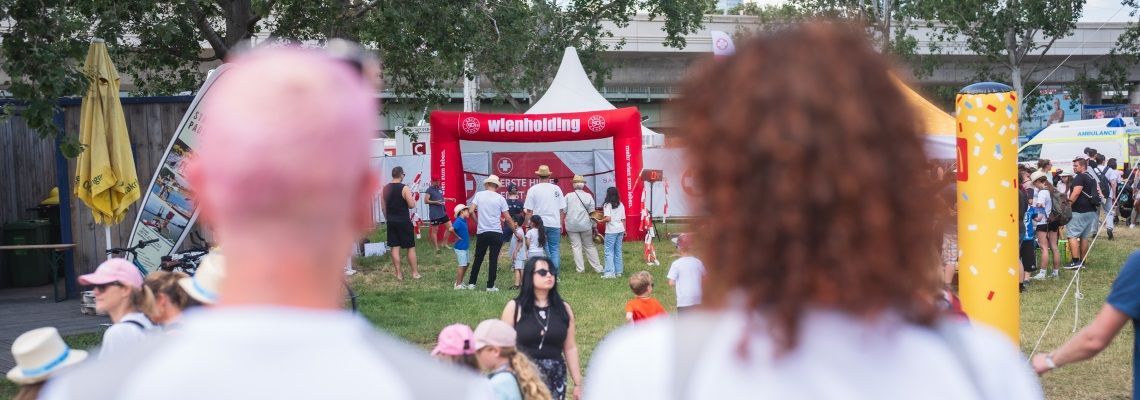 Viele Besucher*innen genossen die gute Stimmung am 40. Donauinselfest