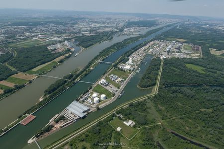 Luftbild des Ölhafen Lobau